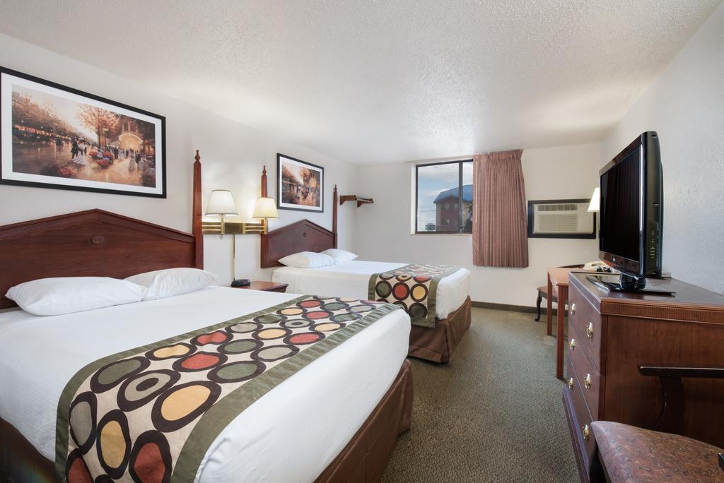 Serena Inn & Suites Of Rapid City Eksteriør billede