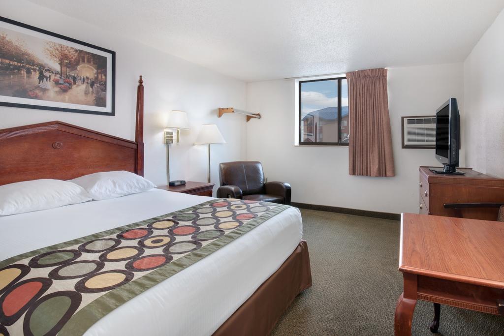 Serena Inn & Suites Of Rapid City Eksteriør billede